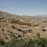 Fig. 2 - Tepe Narenj (2012): panoramic view of the site; in the background the lake Kol-e Hashmat Kan